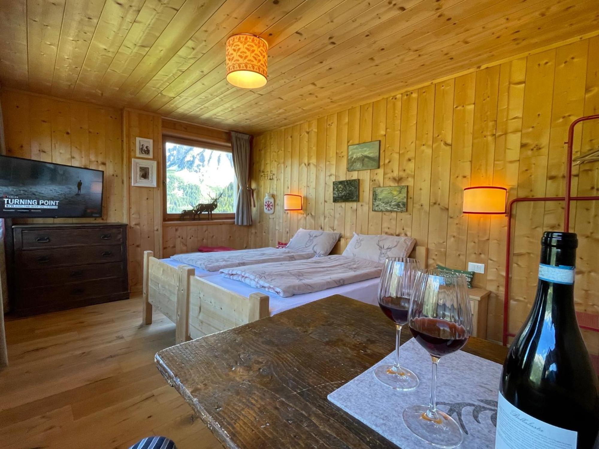 Luxury Chalet Liosa - Ski In Ski Out - Amazing View Corvara In Badia Δωμάτιο φωτογραφία